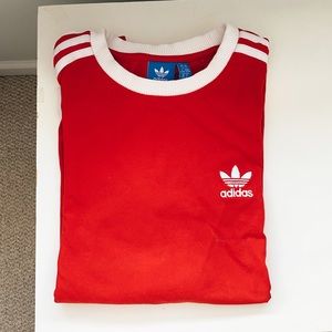 ADIDAS long sleeve size M , 3 stripes